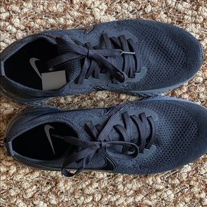 Nike Epic React knit running shoes